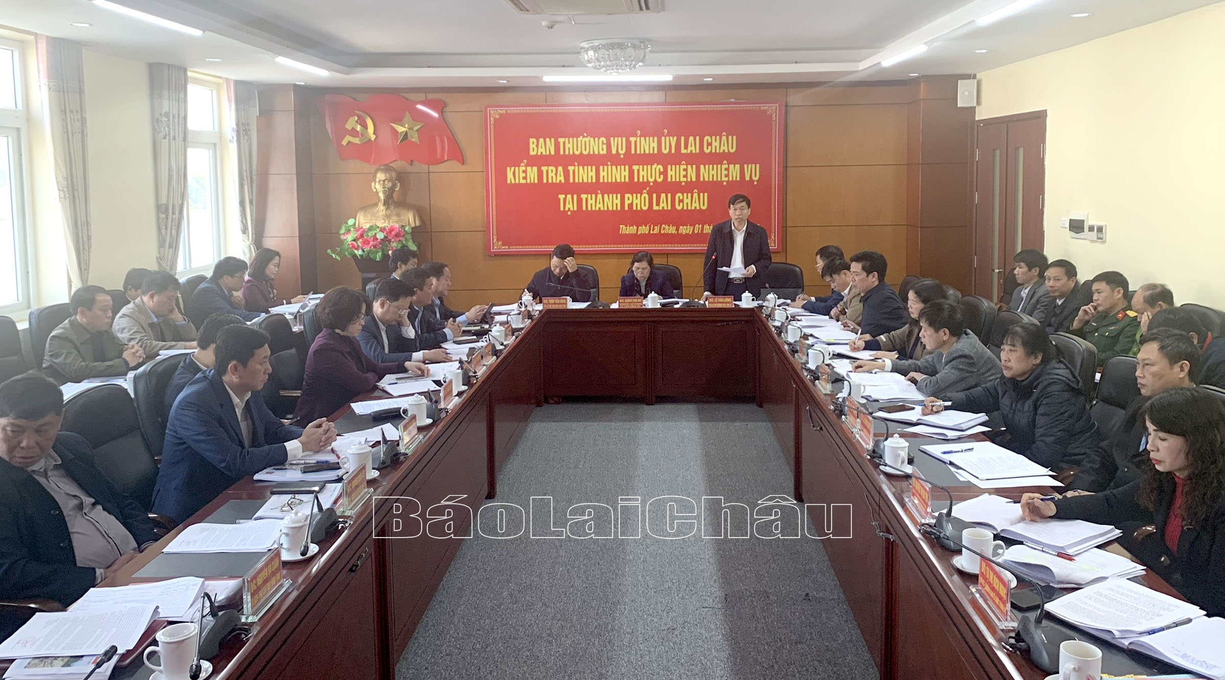 Quang cảnh buổi làm việc.
